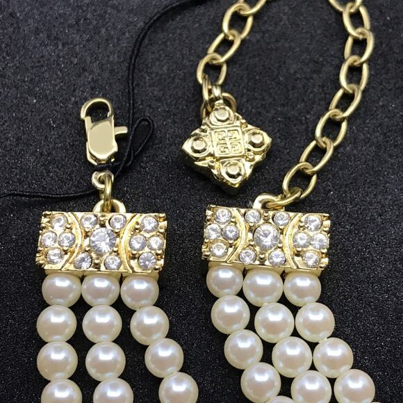 Vintage Givenchy Pearl & Rhinestones Necklace triple strand with Pendant - Picture 7 of 9